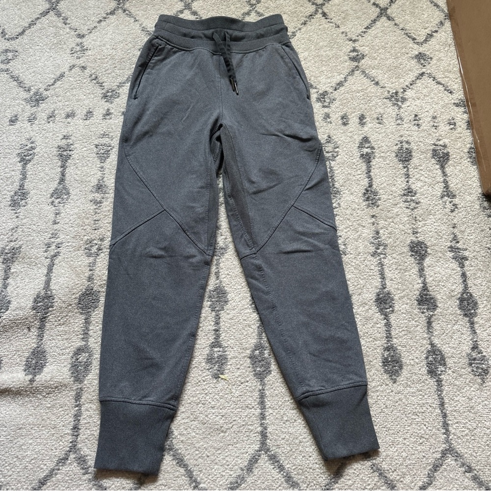 Women's Lululemon Metro Miles Jogger Sweatpants Gray Size 2